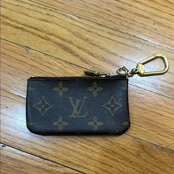 Louis Vuitton Monogram Key Pouch - Picture 1 of 4